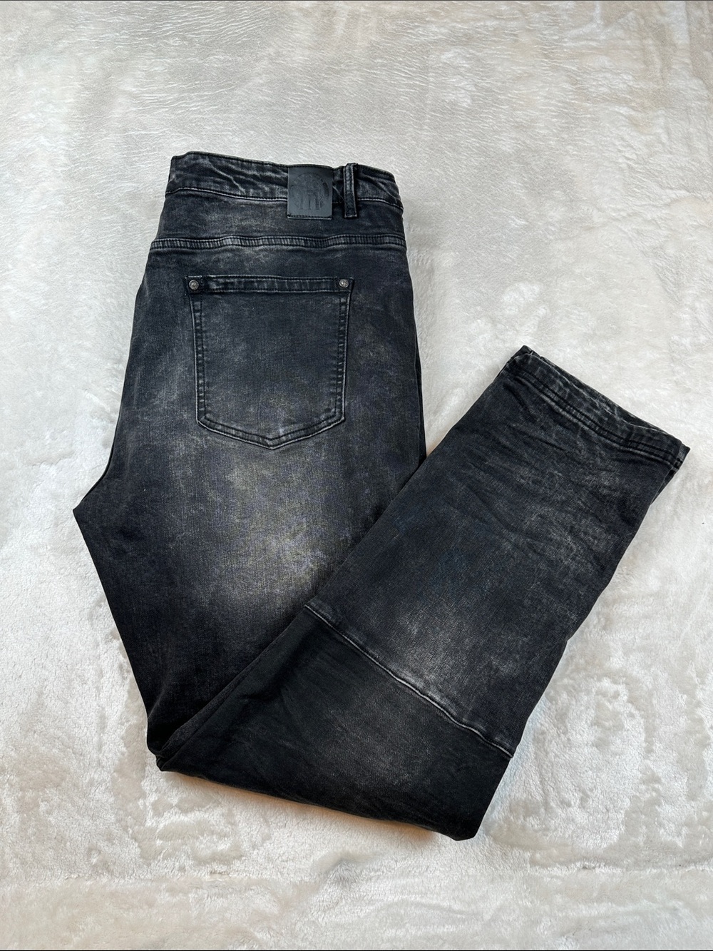 Born Fly Men’s Size 42 Slim Straight Jeans in Faded Black Logo Decals Ribbed Leg